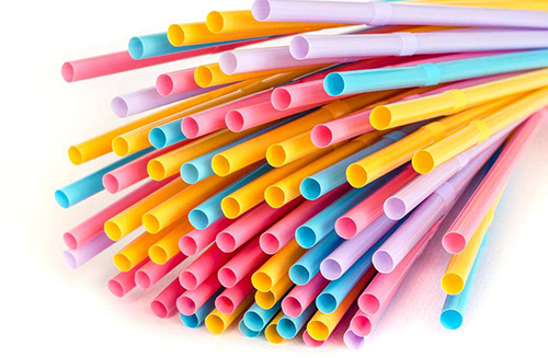 亞馬遜發布通知提醒，2020年10月1日，英國政府發布禁令，禁止在英國銷售一次性塑料吸管、棉簽和飲料攪拌器