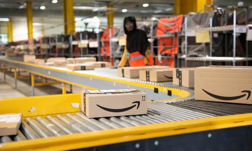 紐酷國際海外倉一件代發,當天上架，一邊卸貨，一邊上架