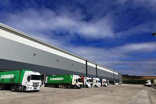 紐酷美西海外倉(cāng)，在洛杉磯市，往東北方是拉斯維加斯，往西邊是舊金山