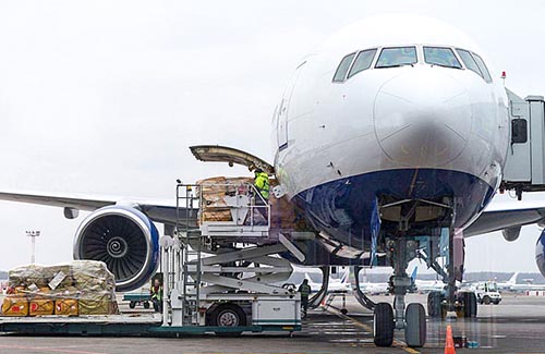 疫情致多家航班取消，導致空運價格暴漲