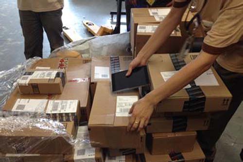 海關(guān)規(guī)定是美國海關(guān)定的，美國海關(guān)查驗(yàn)