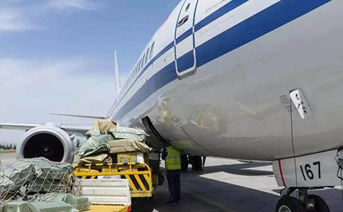 有國內航司相關人士稱，新規主要是出于安全運輸考慮，客艙內貨物不能被有效固定