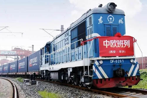 中歐班列是國內(nèi)到歐洲的鐵路集裝箱運輸干線