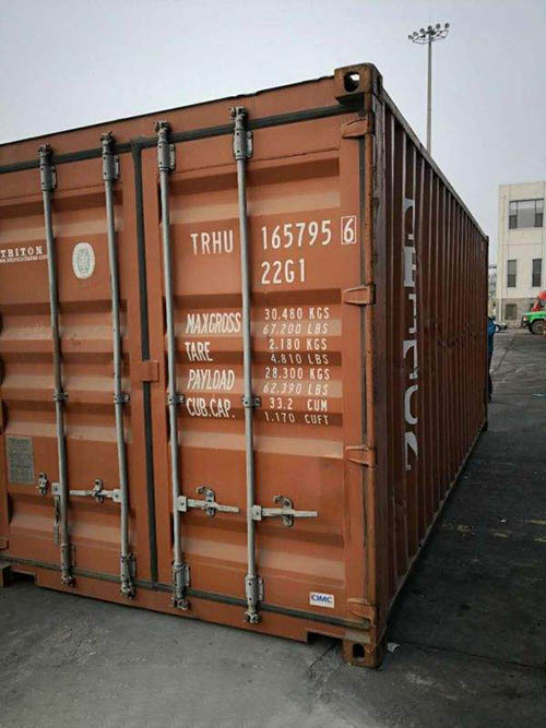 上圖所示集裝箱MAX.GRDSS 30，480kg是總重，TARE是皮重/空箱自總2180kg，payload是可裝載重量28，300kg，CUB.CAP.是內(nèi)容積33.2CUM