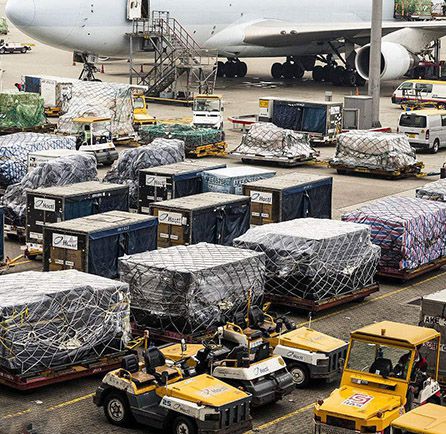 貨值高、時效高的產品適合空運