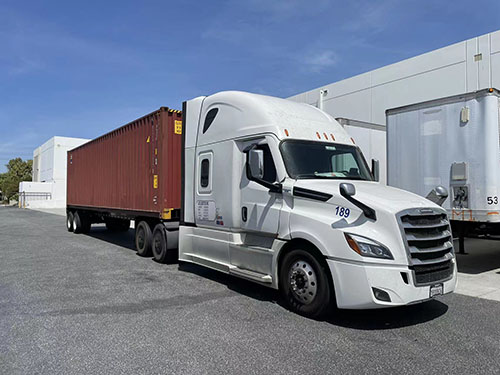 為何美國亞馬遜FBA倉庫間海卡配送能力存在差異？